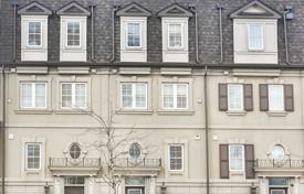 Maison mitoyenne – York, Toronto, Ontario,  Canada. C$1,194,000