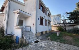 12 pièces maison en ville 255 m² en Zadar County, Croatie. 420,000 €