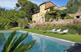 12 pièces hôtel particulier 285 m² à Cortona, Italie. 2,300,000 €