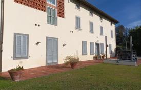22 pièces villa 900 m² à Capannori, Italie. Price on request