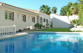 5 pièces villa 320 m² à Marbella, Espagne. Price on request