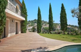 6 pièces villa à Mougins, France. 2,580,000 €