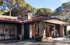 9 pièces villa 670 m² à Roccamare, Italie. 18,000 € par semaine
