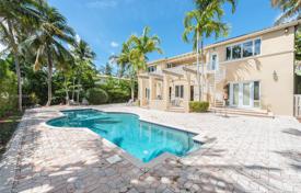 9 pièces villa 664 m² à Miami Beach, Etats-Unis. $4,790,000