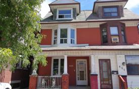 Maison mitoyenne – Broadview Avenue, Toronto, Ontario,  Canada. C$1,822,000