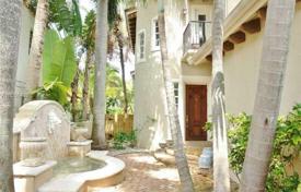 Villa – Lagorce Drive, Miami Beach, Floride,  Etats-Unis. $2,200,000