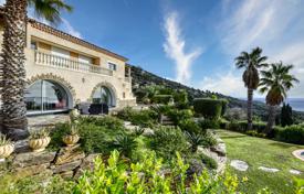 Villa – Rayol-Canadel-sur-Mer, Côte d'Azur, France. 2,950,000 €