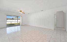 Maison en ville – Pembroke Pines, Broward, Floride,  Etats-Unis. $525,000