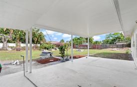 Maison en ville – West Palm Beach, Floride, Etats-Unis. $520,000