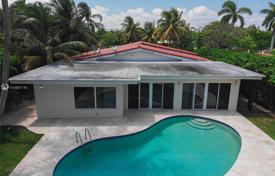 Villa – Miami Beach, Floride, Etats-Unis. $2,349,000