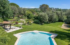 Villa – Mougins, Côte d'Azur, France. 4,400,000 €