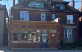 Maison mitoyenne – Dundas Street West, Toronto, Ontario,  Canada. C$2,114,000