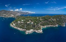 8 pièces villa 350 m² à Saint-Jean-Cap-Ferrat, France. Price on request