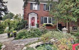 Maison en ville – East York, Toronto, Ontario,  Canada. C$1,963,000