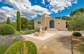 8 pièces maison de campagne à Ménerbes, France. 8,100 € par semaine