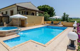 7 pièces villa 500 m² à Chieti, Italie. 768,000 €