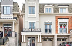 3 pièces maison mitoyenne à Etobicoke, Canada. C$1,426,000