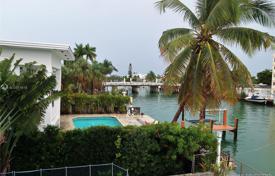 Villa – Miami, Floride, Etats-Unis. 2,803,000 €
