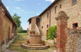 Villa – Asciano, Toscane, Italie. 980,000 €