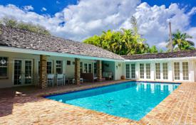 Villa – Miami, Floride, Etats-Unis. $1,999,000