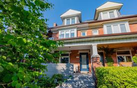 5 pièces maison mitoyenne en York, Canada. C$1,289,000