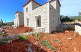 3 pièces maison en ville 110 m² à Kardamyli, Grèce. 270,000 €