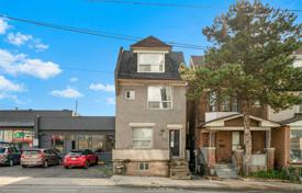 Maison en ville – Lansdowne Avenue, Old Toronto, Toronto,  Ontario,   Canada. C$1,146,000
