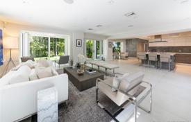 Villa – Miami Beach, Floride, Etats-Unis. 1,714,000 €