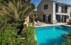 Villa – Supetar, Comté de Split-Dalmatie, Croatie. 1,870,000 €