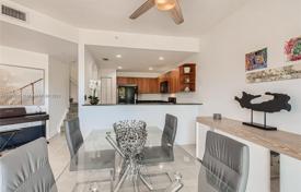Appartement – Doral, Floride, Etats-Unis. $450,000