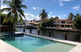 Villa – North Miami Beach, Floride, Etats-Unis. $3,100,000
