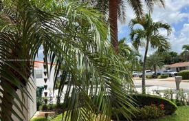 Maison en ville – Hialeah, Floride, Etats-Unis. $689,000