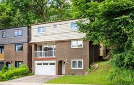 5 pièces maison en ville à Old Toronto, Canada. C$1,198,000