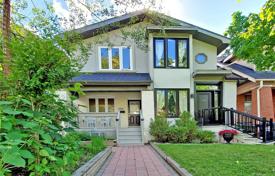 Maison mitoyenne – Logan Avenue, Toronto, Ontario,  Canada. C$1,891,000