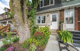 Maison mitoyenne – Gerrard Street East, Toronto, Ontario,  Canada. C$1,146,000