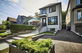 4 pièces maison en ville à East York, Canada. C$1,663,000