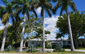 Villa – North Miami, Floride, Etats-Unis. $1,460,000