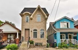 Maison en ville – East York, Toronto, Ontario,  Canada. C$1,834,000