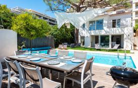3 pièces villa en Provence-Alpes-Côte d'Azur, France. 4,500 € par semaine