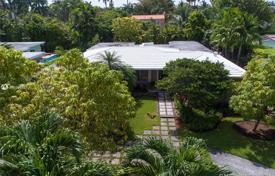 Maison de campagne – Miami Beach, Floride, Etats-Unis. $2,495,000