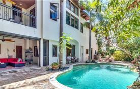 7 pièces villa 441 m² à Fort Lauderdale, Etats-Unis. $1,649,000