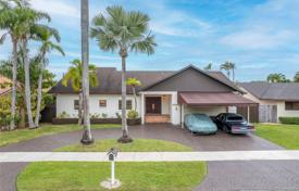 Maison en ville – West End, Miami, Floride,  Etats-Unis. $899,000