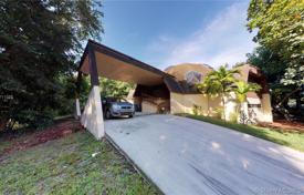 Villa – North Miami Beach, Floride, Etats-Unis. $1,700,000