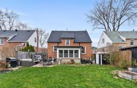 Maison en ville – York, Toronto, Ontario,  Canada. C$1,308,000