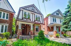 5 pièces maison en ville à Old Toronto, Canada. C$1,810,000