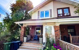 Maison mitoyenne – Woodbine Avenue, Toronto, Ontario,  Canada. C$1,326,000