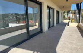 4 pièces appartement dans un nouvel immeuble 146 m² à Matulji, Croatie. 450,000 €