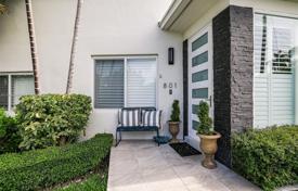 Maison en ville – Surfside, Floride, Etats-Unis. $2,535,000