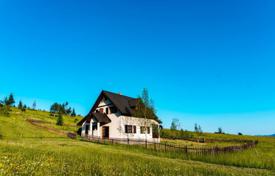Maison dans la fabuleuse vallée de montagne de Zabljak. 220,000 €