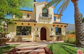 Villa – Los Angeles, Californie, Etats-Unis. 2,775,000 €